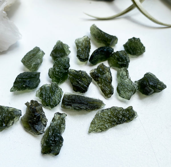 Real vs Fake Moldavite : How to tell the difference